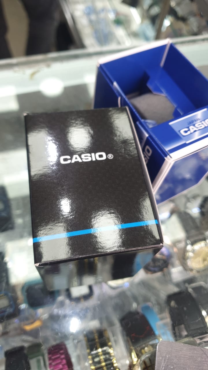 Reloj casio edifice doble hora repujado